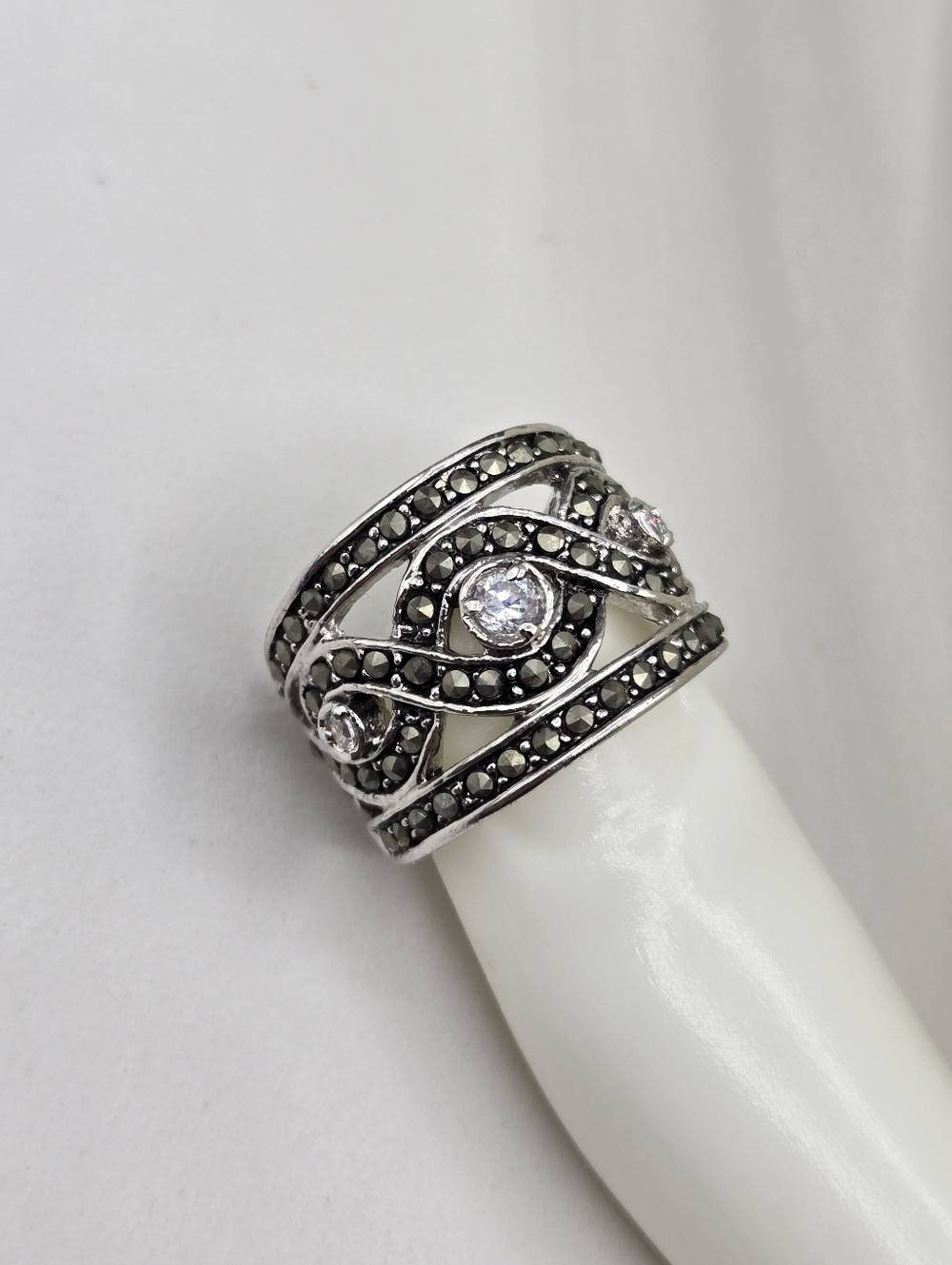 Swarovski Crystal Elements Silver Marcasite Ring Wide Band Size 4.5 Wedding Prom - Picture 3 of 8
